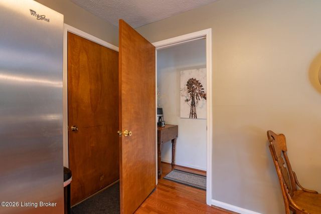 900 Hickory Dr, Vine Grove, KY 40175
