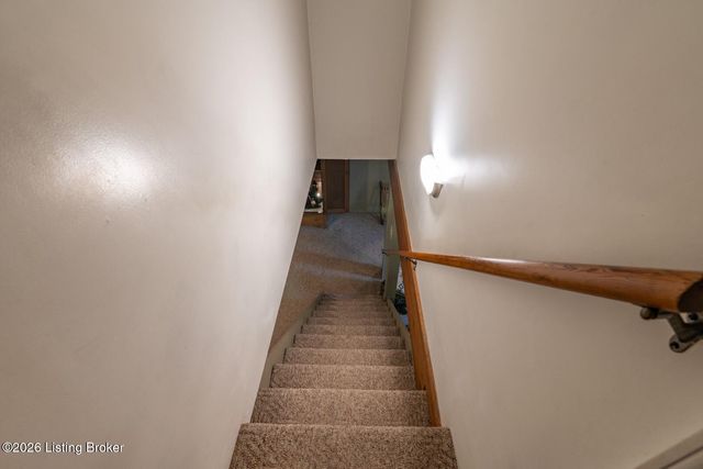 900 Hickory Dr, Vine Grove, KY 40175