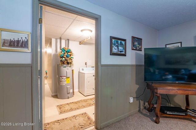 900 Hickory Dr, Vine Grove, KY 40175