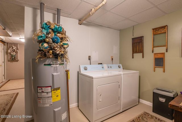 900 Hickory Dr, Vine Grove, KY 40175
