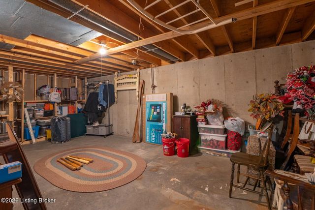 900 Hickory Dr, Vine Grove, KY 40175