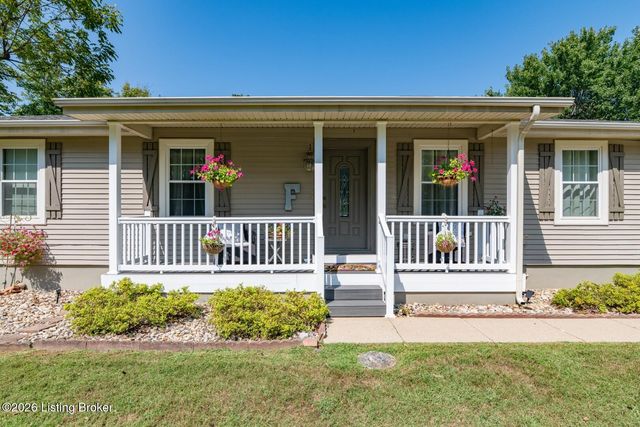 900 Hickory Dr, Vine Grove, KY 40175