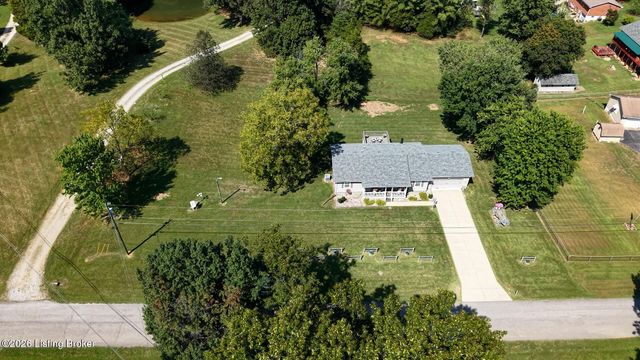900 Hickory Dr, Vine Grove, KY 40175