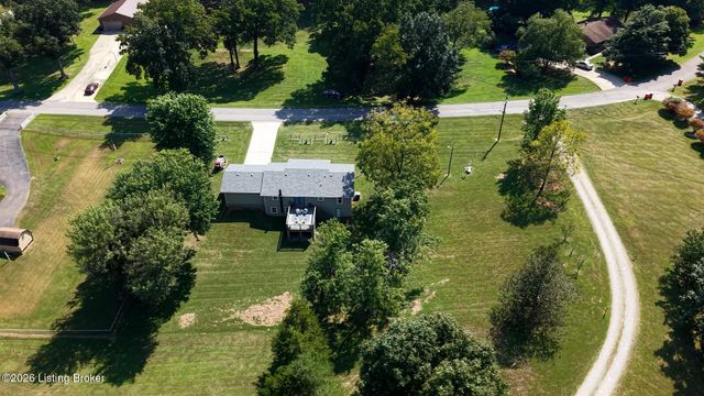 900 Hickory Dr, Vine Grove, KY 40175