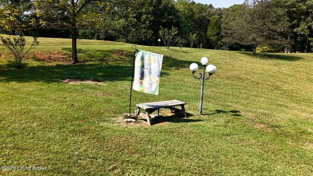 900 Hickory Dr, Vine Grove, KY 40175