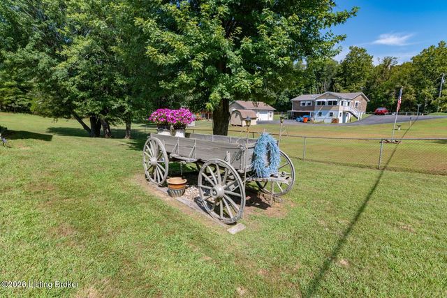 900 Hickory Dr, Vine Grove, KY 40175