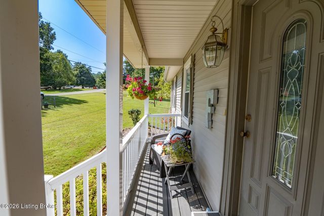900 Hickory Dr, Vine Grove, KY 40175