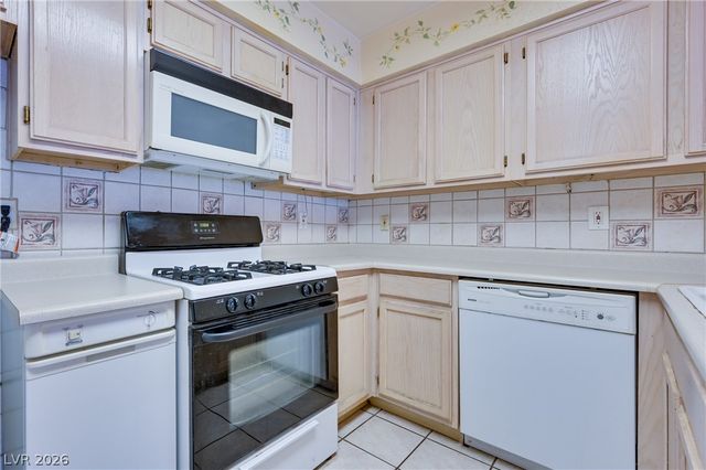 2032 Bavington Drive B, Las Vegas, NV 89108