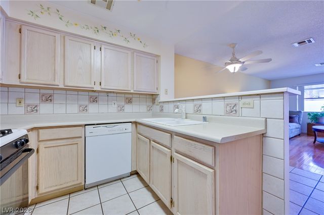 2032 Bavington Drive B, Las Vegas, NV 89108