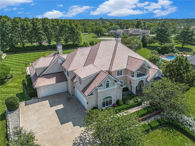 1727 Lake Alvamar Drive, Lawrence, KS 66047