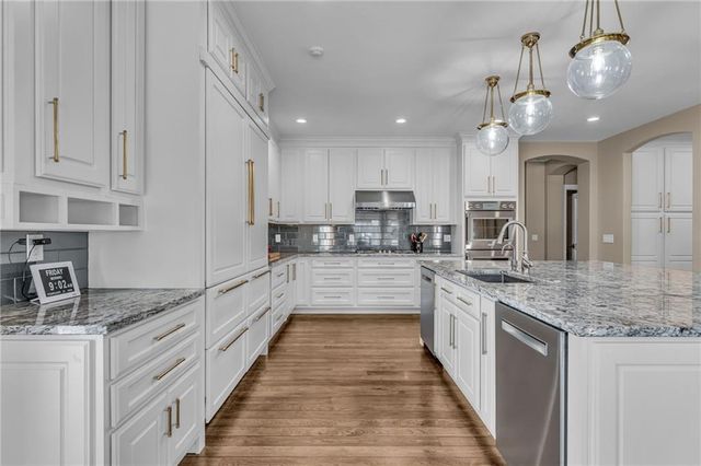 1727 Lake Alvamar Drive, Lawrence, KS 66047