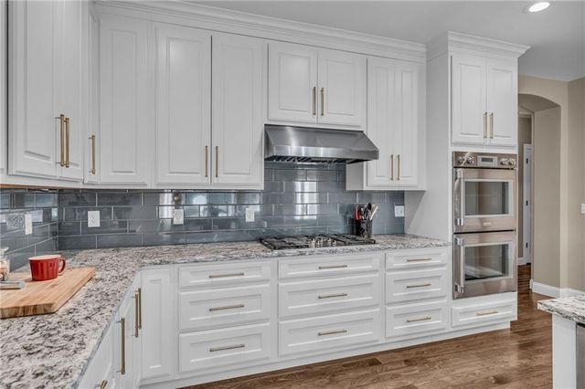 1727 Lake Alvamar Drive, Lawrence, KS 66047