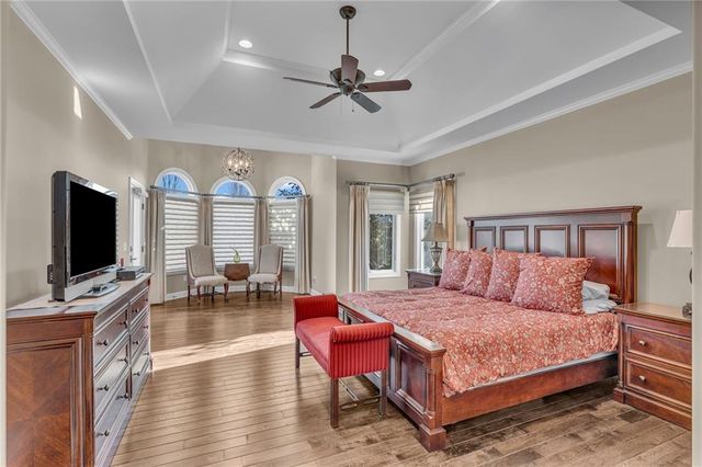 1727 Lake Alvamar Drive, Lawrence, KS 66047