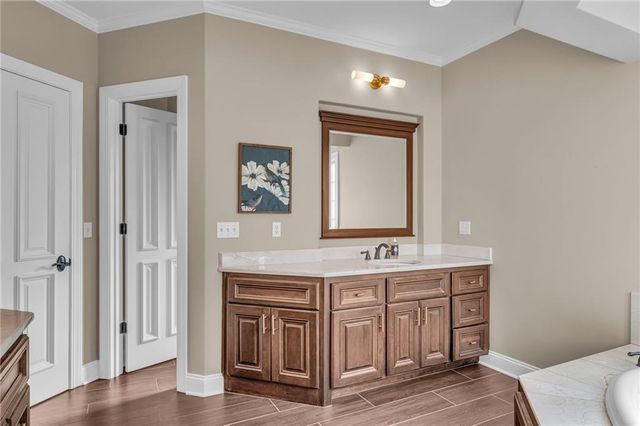 1727 Lake Alvamar Drive, Lawrence, KS 66047