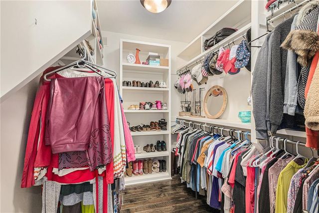 1727 Lake Alvamar Drive, Lawrence, KS 66047