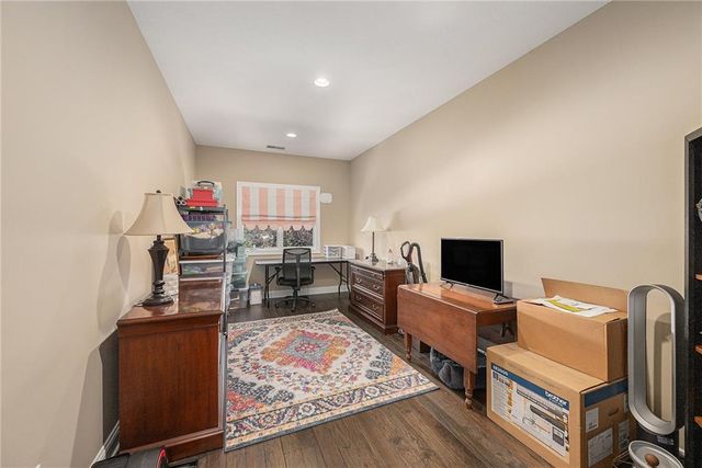 1727 Lake Alvamar Drive, Lawrence, KS 66047