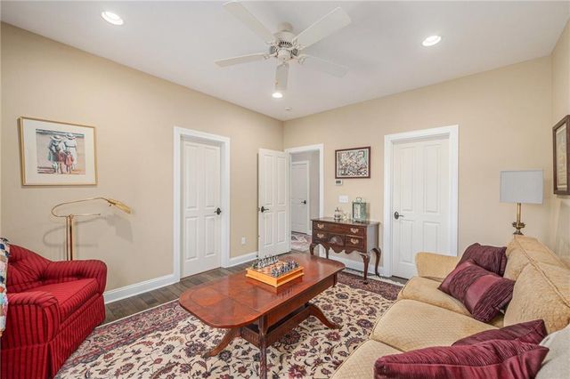 1727 Lake Alvamar Drive, Lawrence, KS 66047