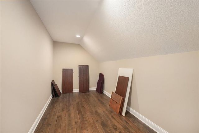 1727 Lake Alvamar Drive, Lawrence, KS 66047