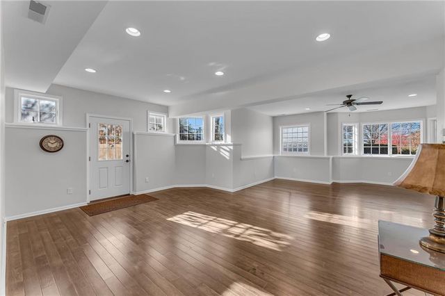 1727 Lake Alvamar Drive, Lawrence, KS 66047