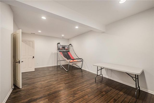 1727 Lake Alvamar Drive, Lawrence, KS 66047