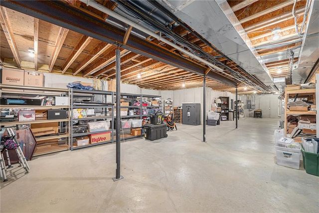 1727 Lake Alvamar Drive, Lawrence, KS 66047