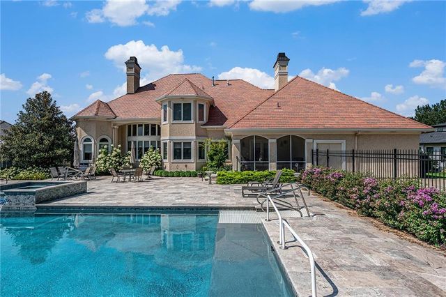 1727 Lake Alvamar Drive, Lawrence, KS 66047