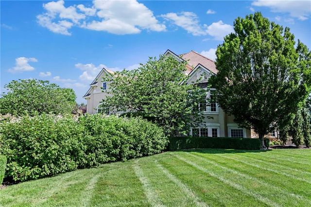 1727 Lake Alvamar Drive, Lawrence, KS 66047