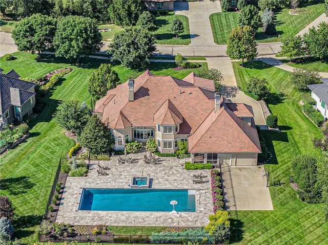 1727 Lake Alvamar Drive, Lawrence, KS 66047