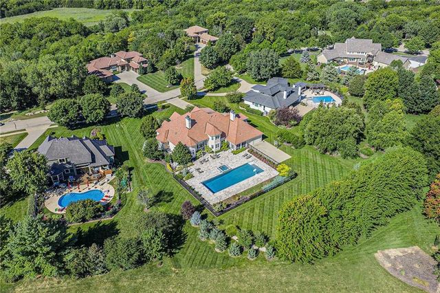 1727 Lake Alvamar Drive, Lawrence, KS 66047