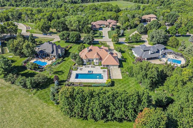 1727 Lake Alvamar Drive, Lawrence, KS 66047