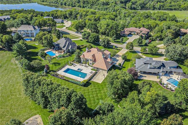 1727 Lake Alvamar Drive, Lawrence, KS 66047