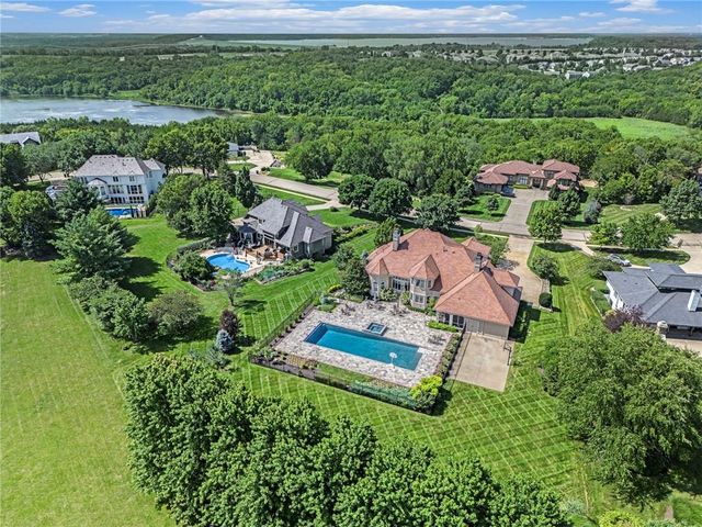 1727 Lake Alvamar Drive, Lawrence, KS 66047