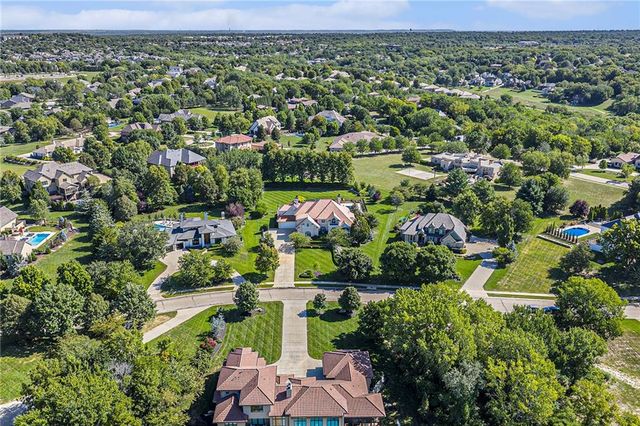 1727 Lake Alvamar Drive, Lawrence, KS 66047