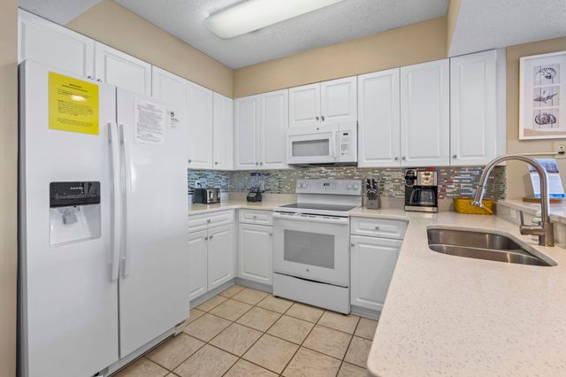 4801 Harbor Pointe Dr Unit 301, North Myrtle Beach, SC 29582