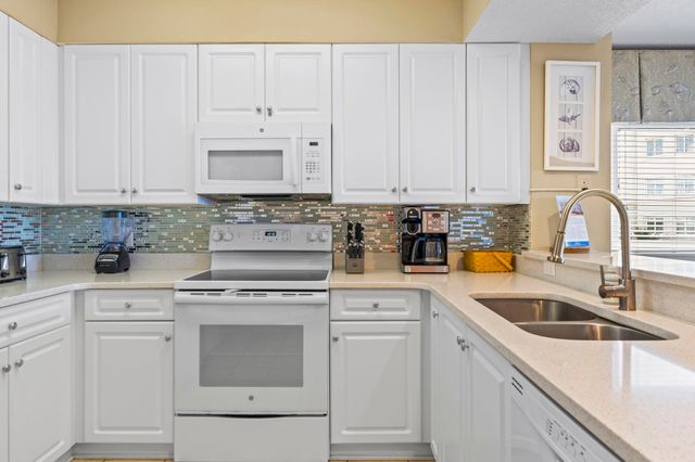 4801 Harbor Pointe Dr Unit 301, North Myrtle Beach, SC 29582