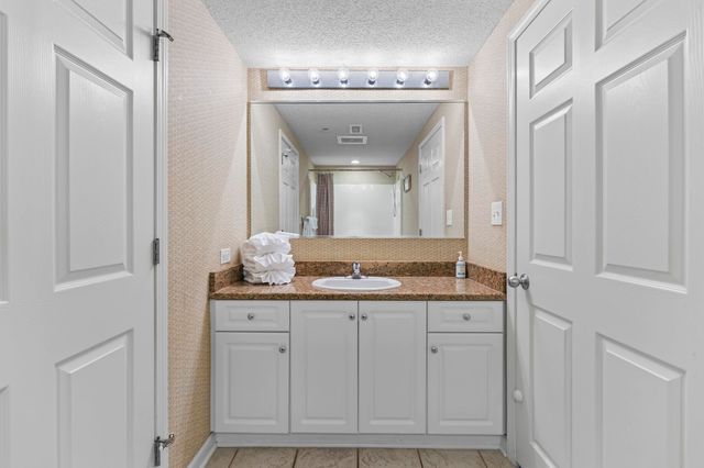 4801 Harbor Pointe Dr Unit 301, North Myrtle Beach, SC 29582