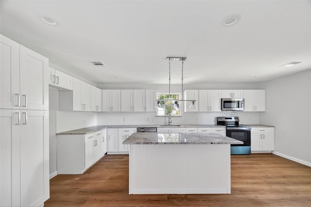 8702 Rinn Street, Houston, TX 77078