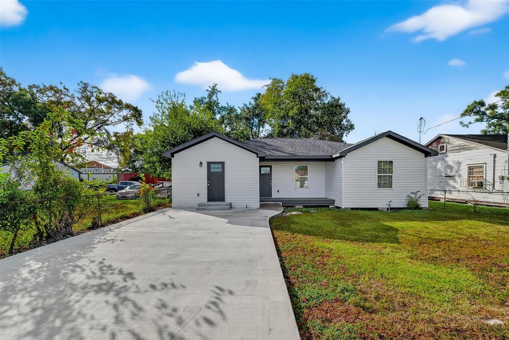 8702 Rinn Street, Houston, TX 77078