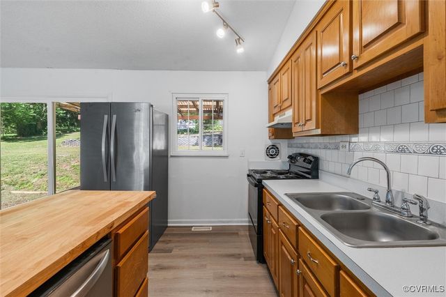 9120 Pepperidge Rd, Chesterfield, VA 23236