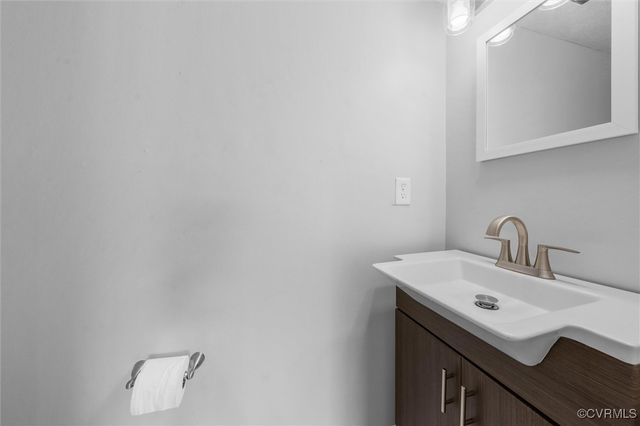 9120 Pepperidge Rd, Chesterfield, VA 23236