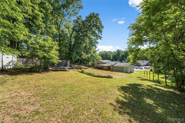 9120 Pepperidge Rd, Chesterfield, VA 23236
