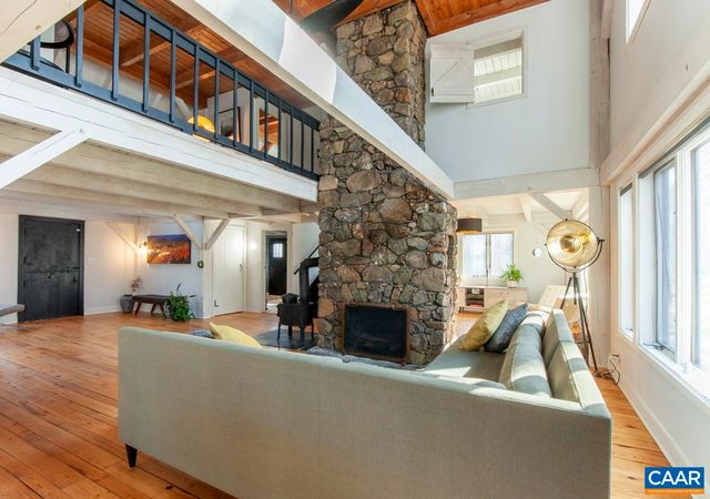 5875 BURNETT LN, Advance Mills, VA 22968