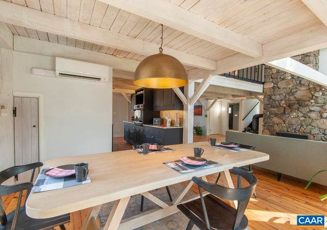 5875 BURNETT LN, Advance Mills, VA 22968