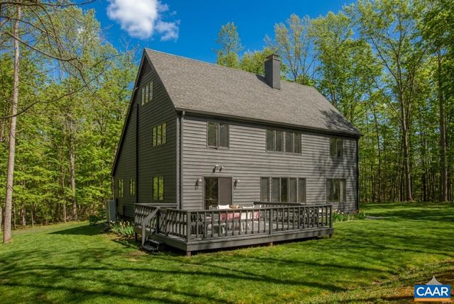 5875 BURNETT LN, Advance Mills, VA 22968