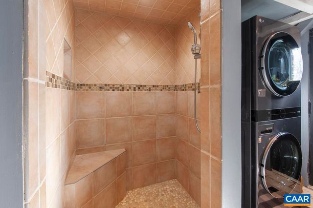 5875 BURNETT LN, Advance Mills, VA 22968