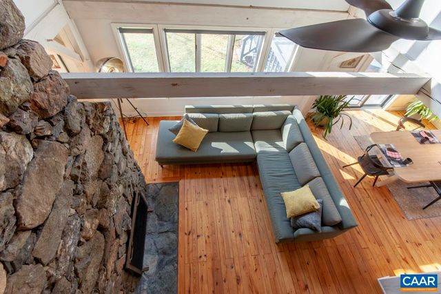 5875 BURNETT LN, Advance Mills, VA 22968