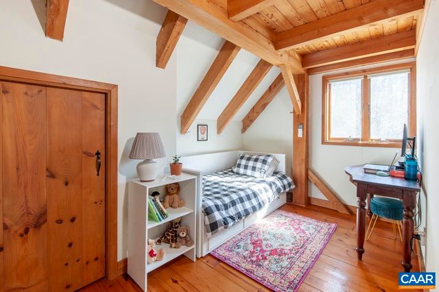 5875 BURNETT LN, Advance Mills, VA 22968