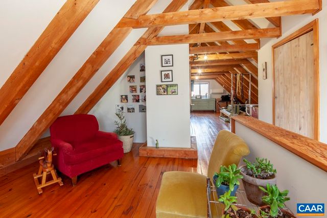 5875 BURNETT LN, Advance Mills, VA 22968