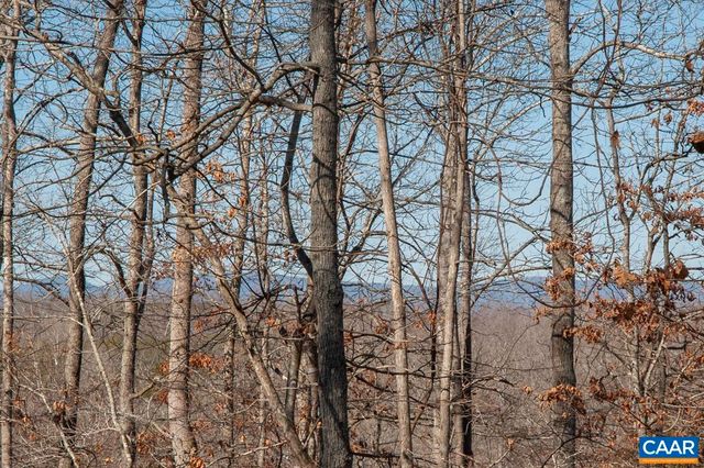 5875 BURNETT LN, Advance Mills, VA 22968