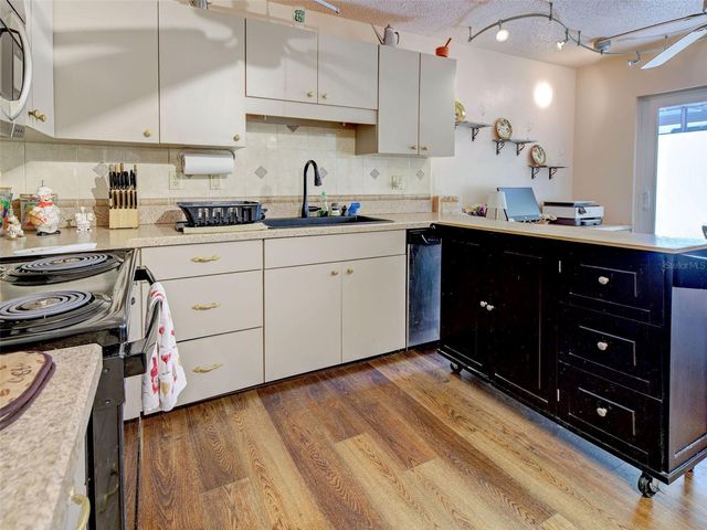 20 IDLE SANDS DRIVE, Venice, FL 34293